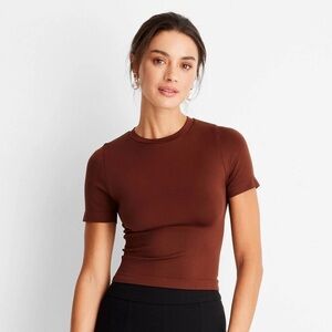 NWOT Slim Fit Short Sleeve Seamless Baby T-Shirt